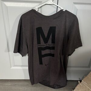 Nike Men's Dark Gray Graphic Tee